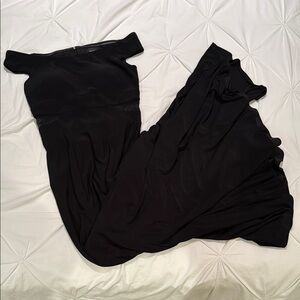 XSCAPE Black Off-Shoulder Gown w/ side cutouts - Size 6
